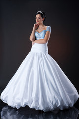 Fototapeta premium Młoda panna młoda