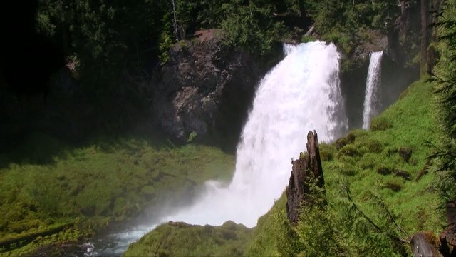 Sahalie Falls in Oregon
