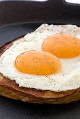 Leberkäse mit Spiegelei
