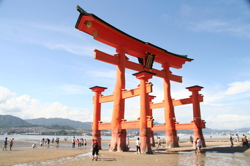 Obraz premium torii miyajima japon
