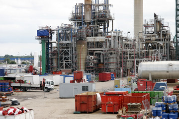 Centrale pétrolière