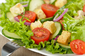 Salad With Croutons