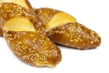 Laugenbrezeln,freigestellt auf Weiss