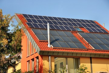 Solarzellen auf dem Dach