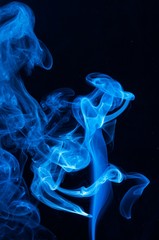 Fototapeta na wymiar streszczenie niebieskiego dymu