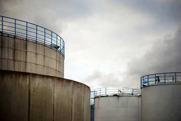 Storage tanks