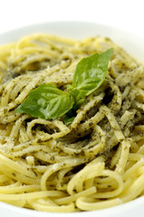 Spaghetti al pesto