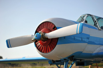 Front view of propeller airplane