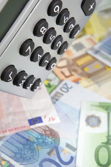 Taschenrechner mit Euroscheinen 2