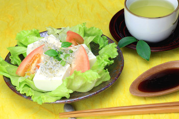 Japanese-style salad of tofu and jaco