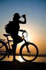 Obraz na płótnie Canvas Resting bicycler