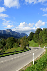 Fototapeta na wymiar Droga w górach