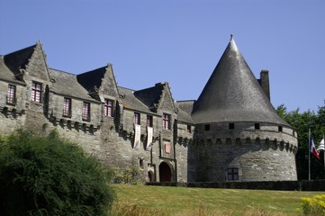 Fototapeta na wymiar Zamek Rohanu w Pontivy (Wielka Brytania)