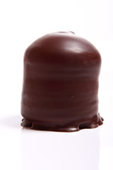 Chocolate-covered meringue confection