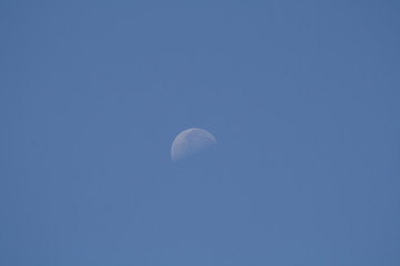 La luna vista a pleno dia. © Jose Manuel Dobarro