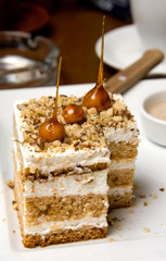 Cubic Sandwiched Cake with Caramel Decoration