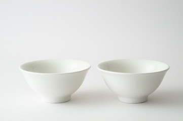 Wei&szlig;e Porzellansch&auml;lchen