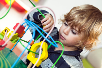 éveil jeu enfant bébé logique esprit motricité esprit crèche péd