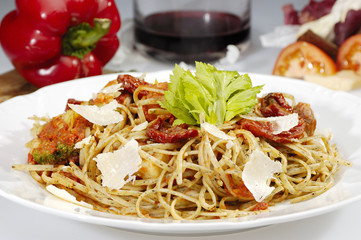 Spaghetti w dried tomatoes and parmesan