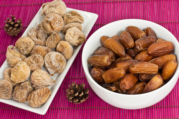 getrocknete Feigen und Datteln, dried figs and dates