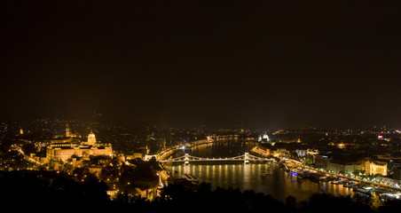 Fototapeta na wymiar night panorama of budapest