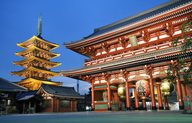 Fototapeta na wymiar Asakusa Sensoji Temple
