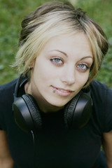 kopfhörer frau musik