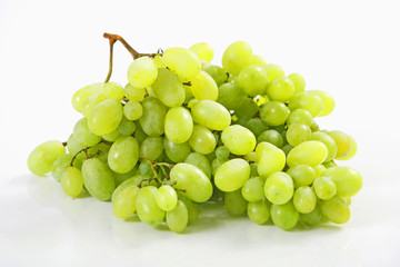 bunch of green grapes