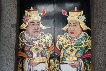 Fototapeta na wymiar les portes du temple