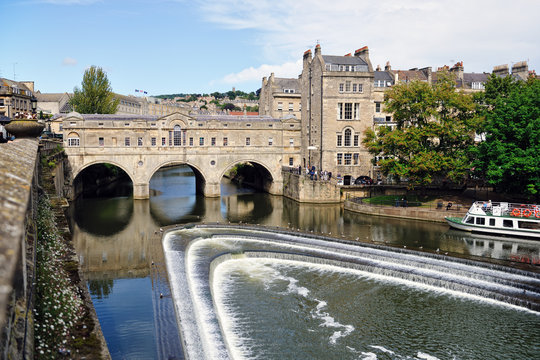 Pulteney Bridge, Bath, Somerset, England, UK