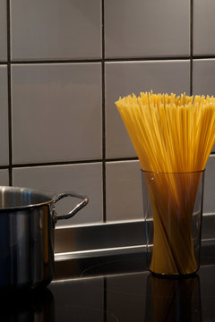 Spaghetti kochen