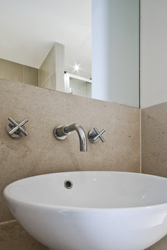ceramic bathroom sink