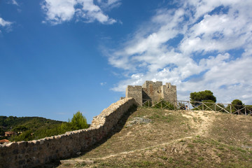 Fototapeta na wymiar Ruiny zamku z Telamon, Toskania