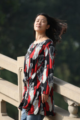 漂亮女人