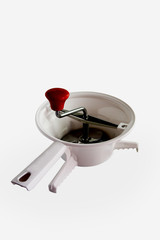 Moulin &agrave; pur&eacute;e sur fond blanc
