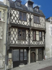 Blois la maison des acrobates