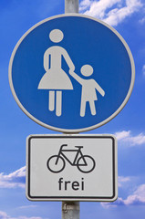 1120 - Schild Fussweg