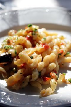 Pasta Fresca con Melanzane Tonno e Pomodoro