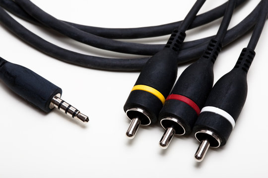 schwarzes Hifi Audio Kabel HighEnd