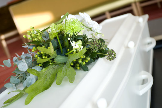 Casket with flowres