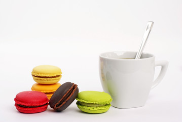 réveil coloré - macarons & café