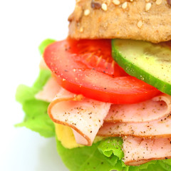 Ein leckeres frisches Schinkenbrötchen