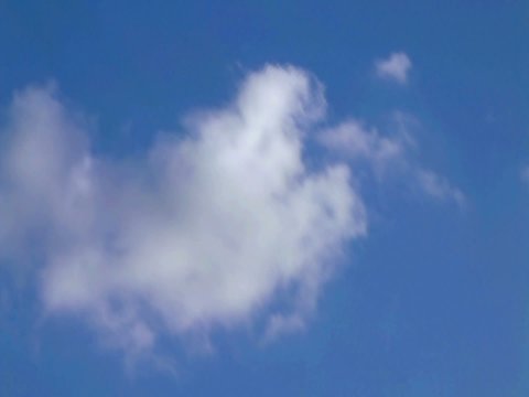 雲と月