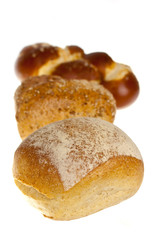 Brötchen und Brezel,freigestellt auf Weiss