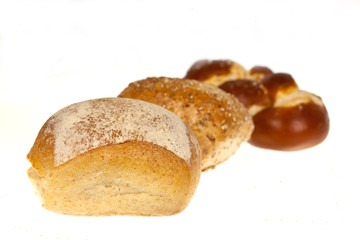 Brötchen und Brezel,freigestellt auf Weiss