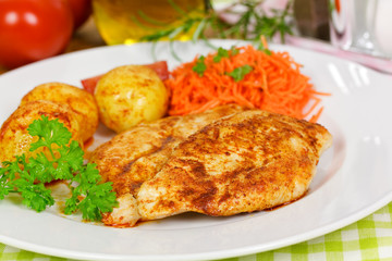 Hühnerbrust mit Bratkartoffeln