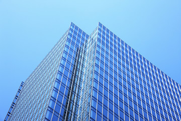 高層ビルの窓ガラス