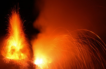 Eruption  des Vulkan Stromboli