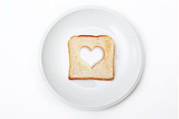 Konzept Liebe - Toastbrot mit Herz in der Mitte