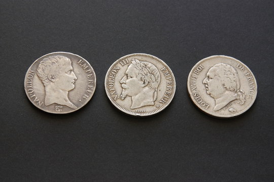 Trois pièces de monnaies